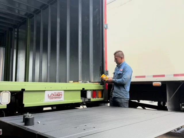 Plataformas hidráulicas para camiones en Colombia: instalación, mantenimiento y cotización